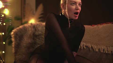 kinkylina_ online show from January 1, 5:22 pm