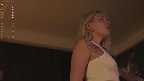 Snapshot of kinkylina_ chatting on January 4, 3:17 pm kinkylina_ online show from January 4, 3:17 pm