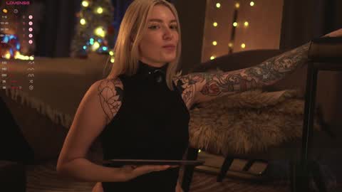 Snapshot of kinkylina_ chatting on January 8, 7:24 pm kinkylina_ online show from January 8, 7:24 pm