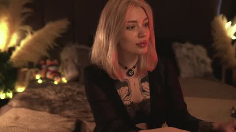 Snapshot of kinkylina_ chatting on January 17, 10:33 am kinkylina_ online show from January 17, 10:33 am