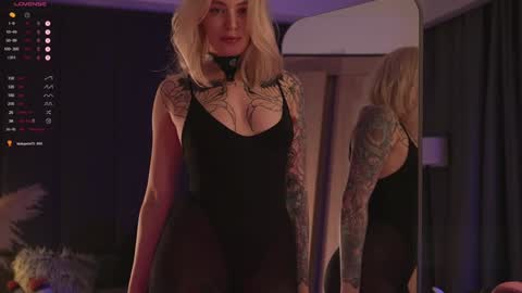 Snapshot of kinkylina_ chatting on January 31, 1:12 pm kinkylina_ online show from January 31, 1:12 pm