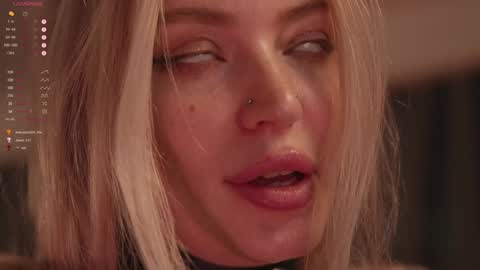 Snapshot of kinkylina_ chatting on February 1, 4:22 pm kinkylina_ online show from February 1, 4:22 pm