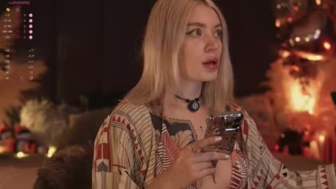 Snapshot of kinkylina_ chatting on February 9, 4:18 pm kinkylina_ online show from February 9, 4:18 pm