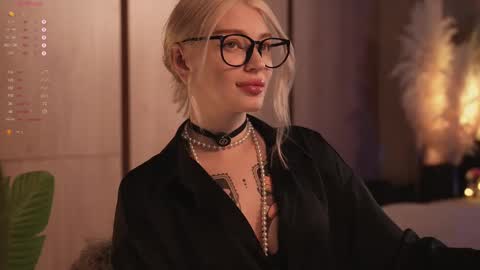 Snapshot of kinkylina_ chatting on February 28, 12:52 pm kinkylina_ online show from February 28, 12:52 pm