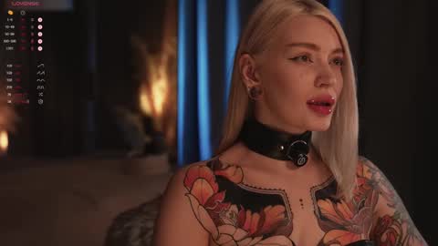 Snapshot of kinkylina_ chatting on March 9, 6:32 pm kinkylina_ online show from March 9, 6:32 pm