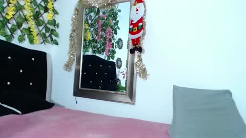 Isabella  online show from December 6, 1:40 am