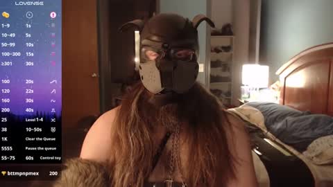 Snapshot of kinkywolf87 chatting on December 4, 7:06 am kinkywolf87 online show from December 4, 7:06 am