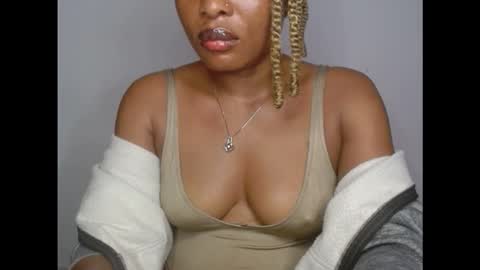 Snapshot of kinkyxxnasty chatting on November 7, 12:43 am kinkyxxnasty online show from November 7, 12:43 am