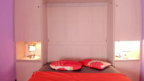 M A R A  online show from March 5, 10:54 pm