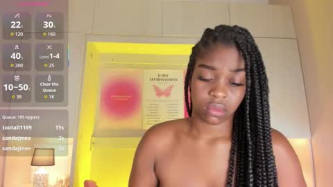 M A R A  online show from December 22, 4:15 pm