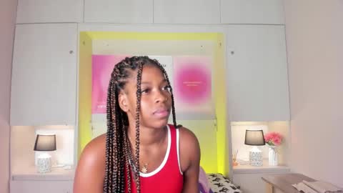 M A R A  online show from February 11, 11:26 am