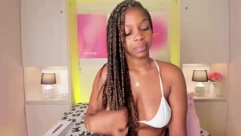 M A R A  online show from February 12, 11:27 am