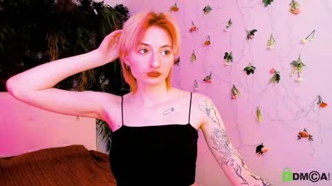 Snapshot of kira__cutie chatting on May 15, 10:50 pm Kira online show from May 15, 10:50 pm