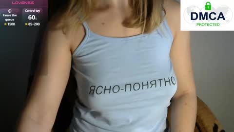 Snapshot of kira_blonde_angel chatting on January 14, 1:49 pm Kira online show from January 14, 1:49 pm