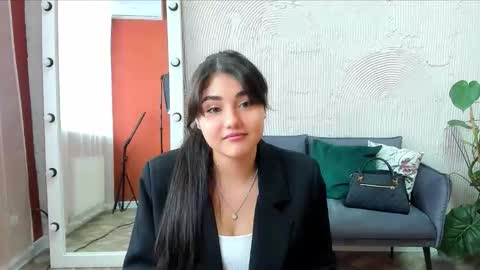 Snapshot of kira_foxy999 chatting on October 15, 9:42 am kira_foxy999 online show from October 15, 9:42 am