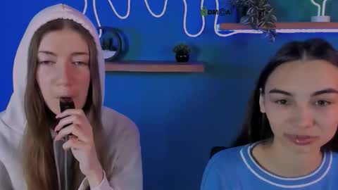 Snapshot of kira_light__ chatting on October 23, 8:57 am kira_light__ online show from October 23, 8:57 am