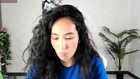 Snapshot of kira_lilian chatting on September 12, 9:20 am Aura online show from September 12, 9:20 am