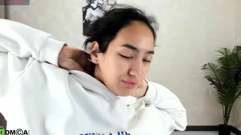 Snapshot of kira_lilian chatting on October 6, 3:26 am Aura online show from October 6, 3:26 am