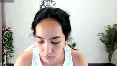 Snapshot of kira_lilian chatting on October 9, 2:20 am Aura online show from October 9, 2:20 am