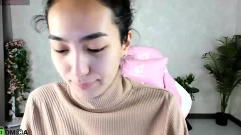 Snapshot of kira_lilian chatting on October 15, 3:06 am Aura online show from October 15, 3:06 am