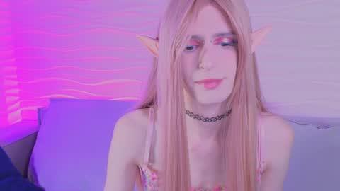 Snapshot of kira_long chatting on October 2, 5:14 am MADI online show from October 2, 5:14 am