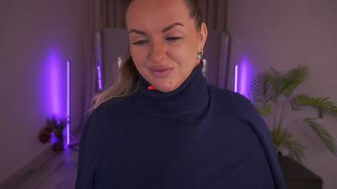 Snapshot of kiracandys chatting on February 2, 9:13 pm Kira online show from February 2, 9:13 pm