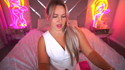 Snapshot of kiracandys chatting on September 10, 10:21 pm Kira online show from September 10, 10:21 pm