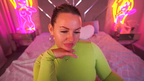 Snapshot of kiracandys chatting on September 25, 10:02 pm Kira online show from September 25, 10:02 pm