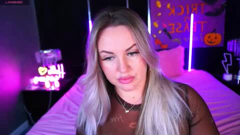 Snapshot of kiracandys chatting on November 3, 10:32 pm Kira online show from November 3, 10:32 pm