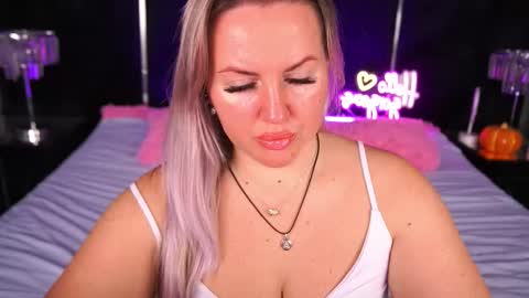 Snapshot of kiracandys chatting on December 1, 9:42 pm Kira online show from December 1, 9:42 pm