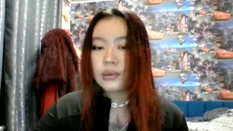 Snapshot of kiradrip chatting on December 16, 7:52 pm Kira online show from December 16, 7:52 pm