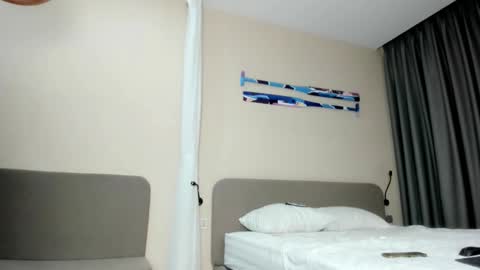 Snapshot of kiraempire chatting on January 31, 11:36 pm love you online show from January 31, 11:36 pm