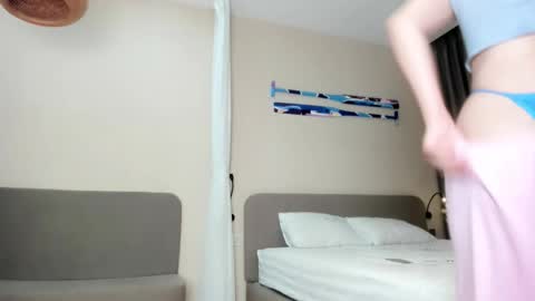 Snapshot of kiraempire chatting on February 26, 12:15 pm love you online show from February 26, 12:15 pm