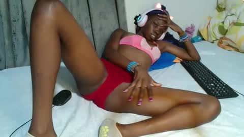 Snapshot of kirah_hot chatting on November 15, 2:42 am kirah_hot online show from November 15, 2:42 am