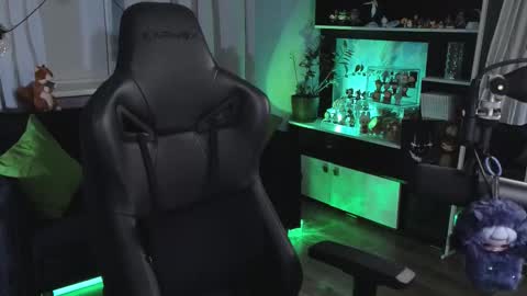 Kira    online show from February 7, 9:51 pm