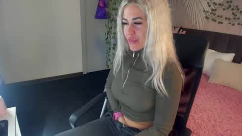 Kira online show from October 25, 1:57 am