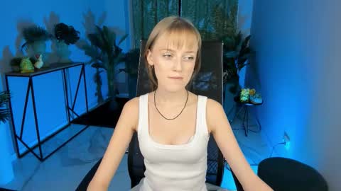 Snapshot of kiramontoyaa chatting on November 9, 5:44 pm Kira online show from November 9, 5:44 pm