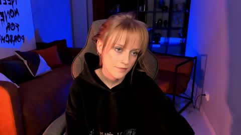 Snapshot of kiramontoyaa chatting on December 16, 8:36 pm Kira online show from December 16, 8:36 pm