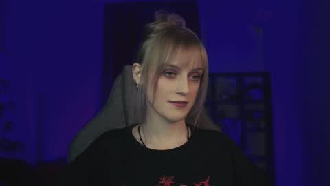 Snapshot of kiramontoyaa chatting on February 3, 2:53 am Kira online show from February 3, 2:53 am