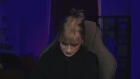 Snapshot of kiramontoyaa chatting on February 3, 6:40 am Kira online show from February 3, 6:40 am