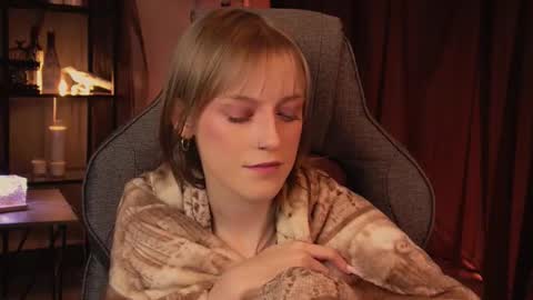 Snapshot of kiramontoyaa chatting on February 7, 2:37 am Kira online show from February 7, 2:37 am