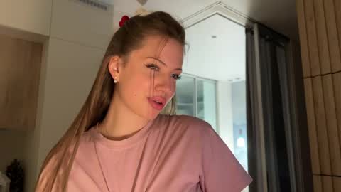 Kira online show from March 30, 4:30 pm