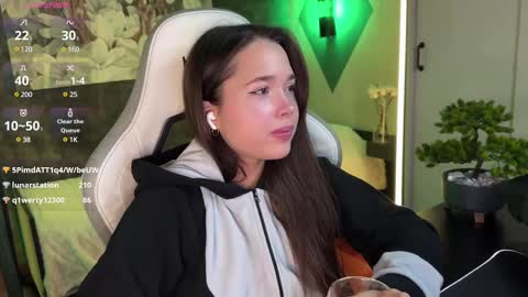 Snapshot of kirarasay chatting on February 24, 1:53 pm Kira online show from February 24, 1:53 pm