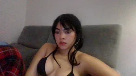 Snapshot of kiri_cute chatting on December 27, 5:20 am Kiri online show from December 27, 5:20 am