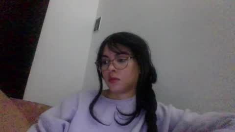 Snapshot of kiri_cute chatting on February 4, 6:25 am Kiri online show from February 4, 6:25 am