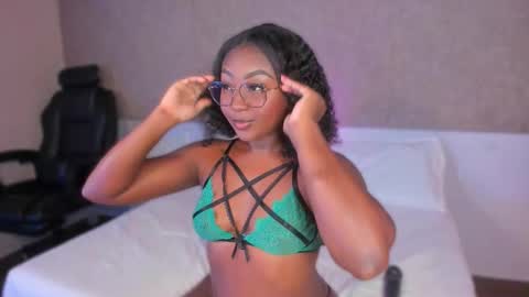 kishalove_ online show from November 5, 10:37 am