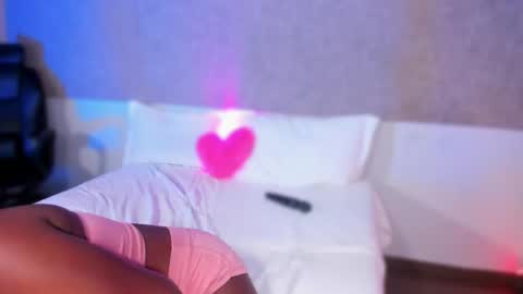 kishalove_ online show from November 9, 2:37 pm