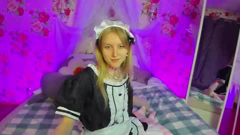 Snapshot of kisschristie__ chatting on November 7, 7:14 pm christie online show from November 7, 7:14 pm