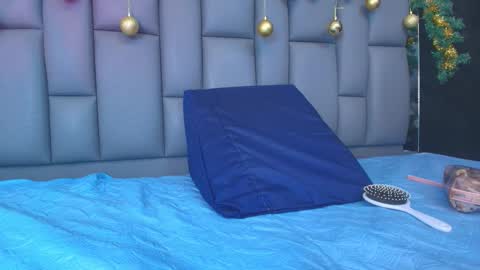 BELLA FLAME online show from December 19, 7:10 pm