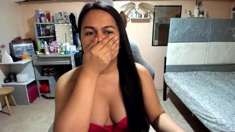 kissmeloves online show from February 24, 1:20 pm